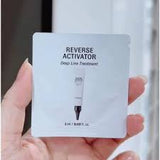 Sample Tinh chất trẻ hoá da 1.7% Ohui Retinol Reverse Activator Deep line Treatment (60 gói x 1 ml =60ml)